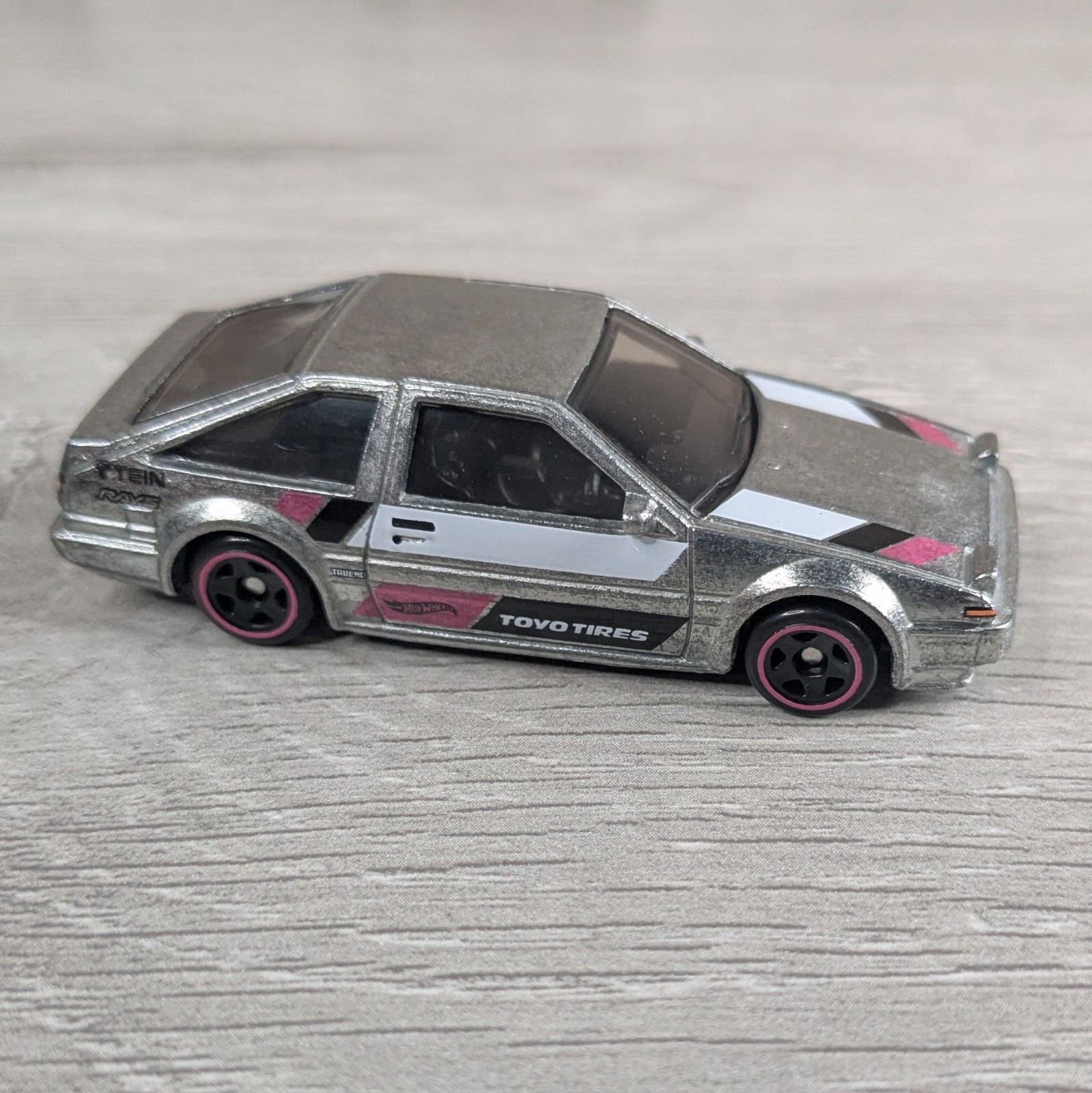 Picture 2 of 4