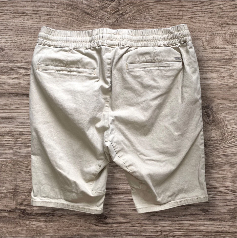 Pantalones Cortos Pacsun Para Hombres Caqui con Cordón Talla Mediana - 9" - Bolsillos - Logo - Informales Foto 2 de 4