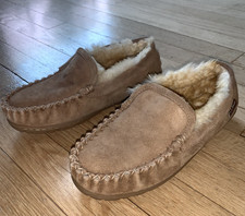 L.L. Bean Women  s Suede Shearling Moccasin Slippers Tan Size 6 Medium