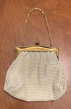 WHITING & DAVIS CO. ladies vintage White and gold mesh bag. Made in USA.