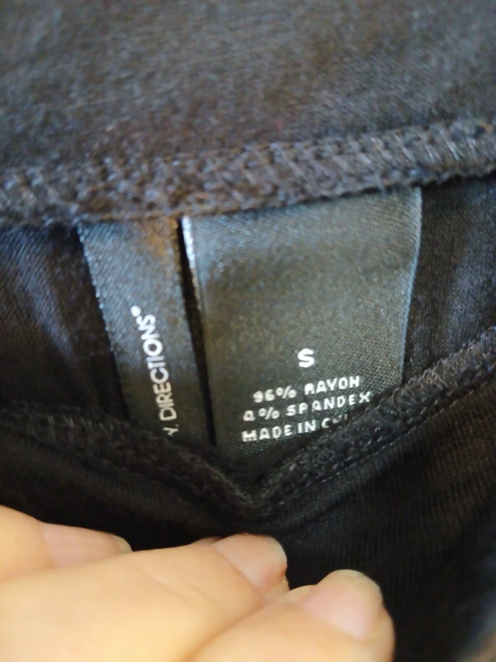 Maxi Falda Larga Negra Arrugada Gitana Pequeña New Directions Dark Academia  Foto 3 de 4