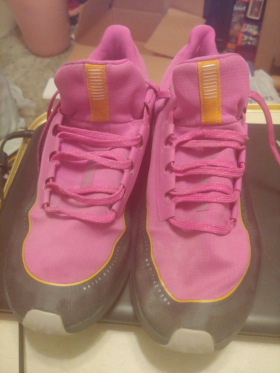 Nike Air Zoom Winflo Shield Running Shoe Fire Pink CT1589-600 Women SIZE  11
