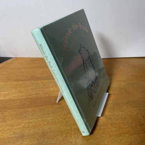 NUEVO ✅ WINNIE-THE-POOH: EXPLORANDO UN CLÁSICO Por Annemarie Bilclough & Emma Leyes HC - Imagen 2 de 9