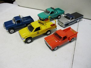 plastic model pickup trucks