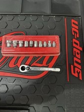 Snap-on 11 pc 1/4" Drive 12-Point SAE Flank Drive Low Profile Ratchet/Socket Set
