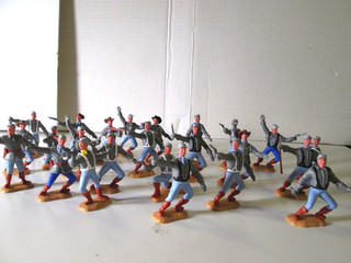 Timpo Toys. US Civil War Confederation 25 Spielfiguren mehrteilig UK 1970er.
