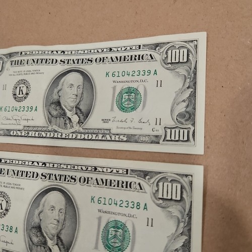 $100 Dollar Bills Two Consecutive 1990 Uncirculated K 90. 20 Dollars Is Bonus - Picture 4 of 11
