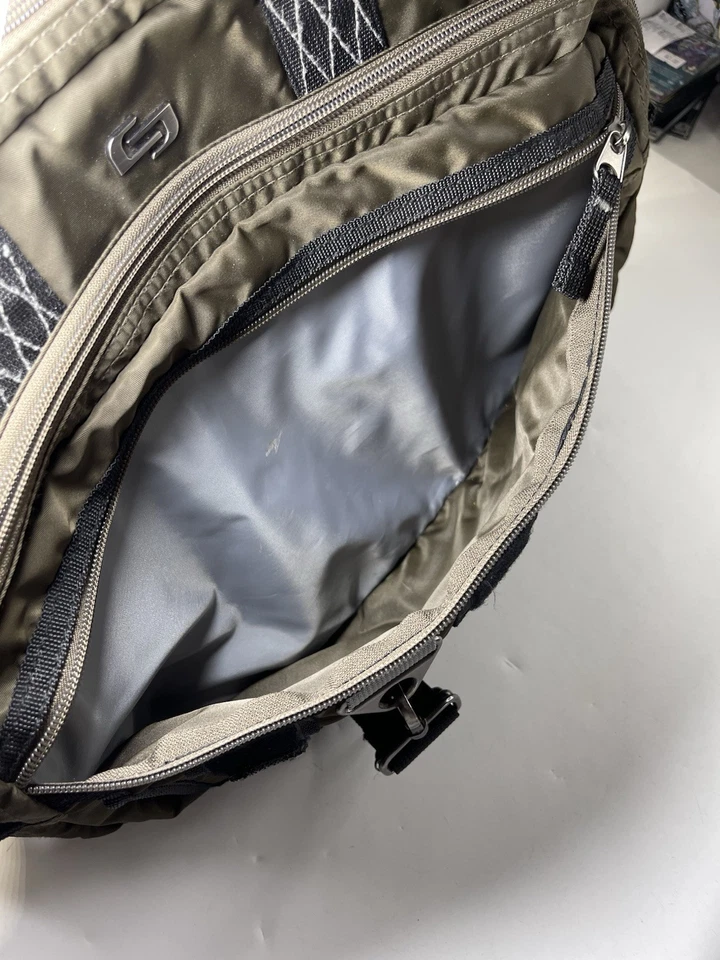 Maletín/Mochila Híbrida para Portátil Solo New York Zone Caqui Nylon Foto 4 de 4