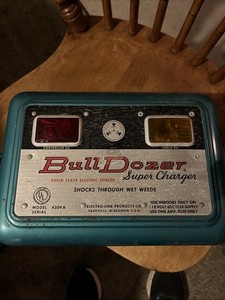 Vintage Bull Dozer Super Charger 4309A Solid State Electric Fence - tested-Works