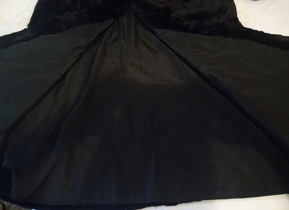 Vintage Genuine Mink Black Diamond Pattern Full Length Ladies Coat - Image 4 of 4