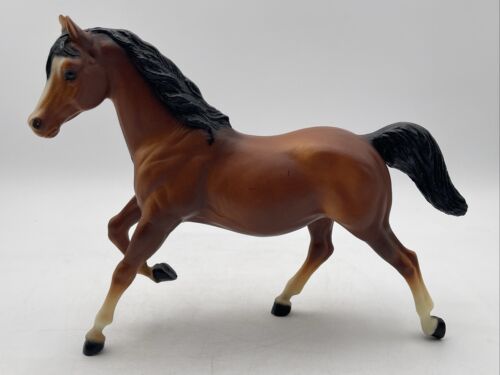 Breyer "Sugar" Chestnut Bay Intro '69 traditional model horse, Running Mare #124 - Picture 2 of 10