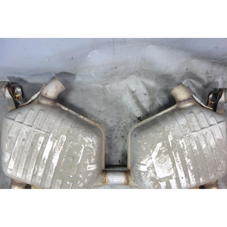 Par de silenciadores de escape trasero izquierdo derecho BMW E90 335d de fábrica 2009-2011 usado OEM Foto 4 de 4