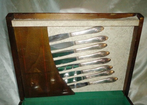 72pc Oneida Community Queen Bess Silver Plate Flatware set in Wooden Chest - Picture 4 of 6