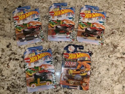 2023 Hot Wheels Christmas Holiday Set Of 5 Happy New Year 2025 Complete Set