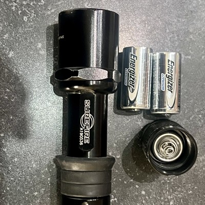 Rare Vintage Surefire Z2 Combat light New Lithium Batteries Rare Vintage Surefire Z2 Combat light New Lithium Batteries