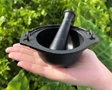 Cast Iron Mortar & Pestle Set (Cauldron, Smud...