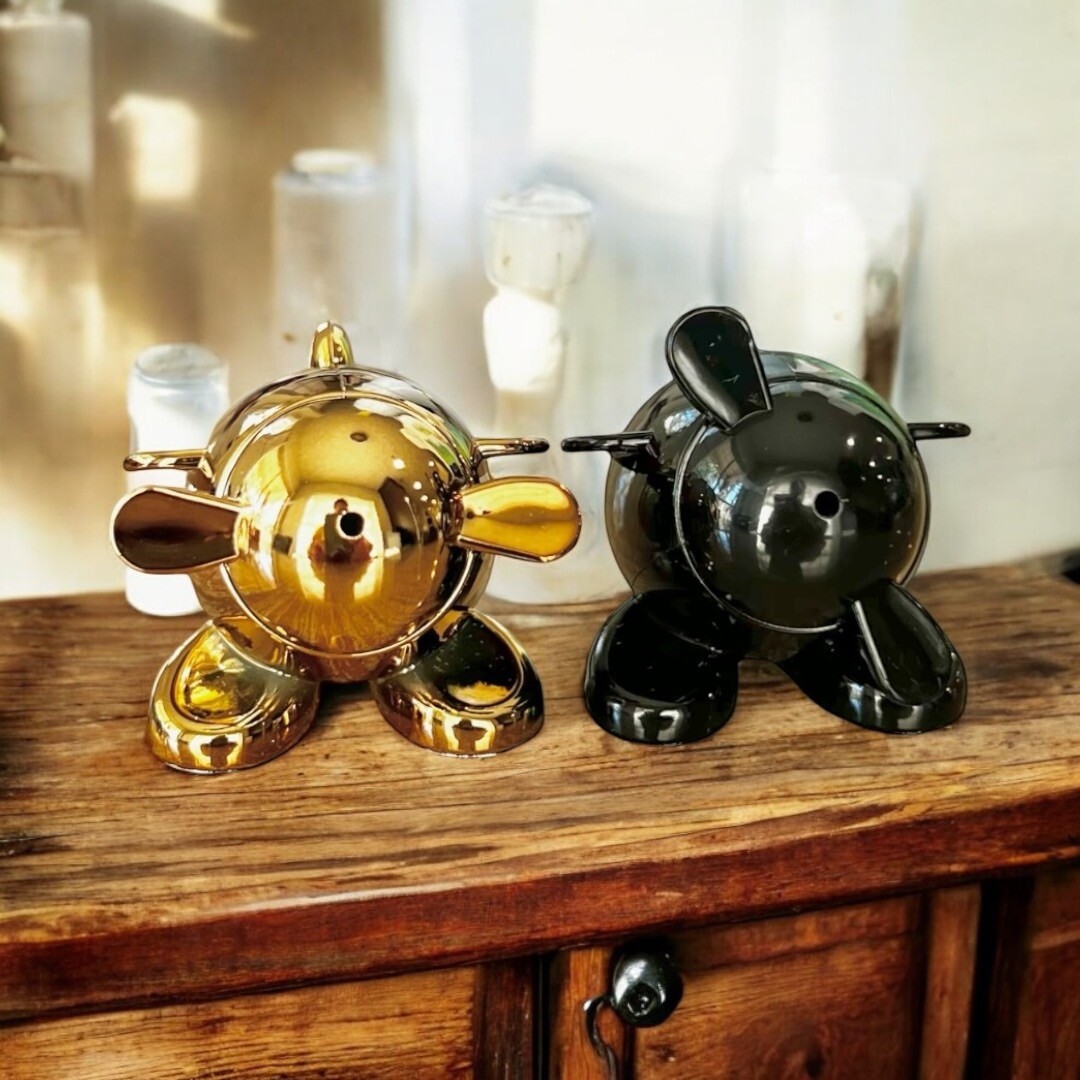Propeller Spins! Virgin Atlantic Salt & Pepper Airplane shakers