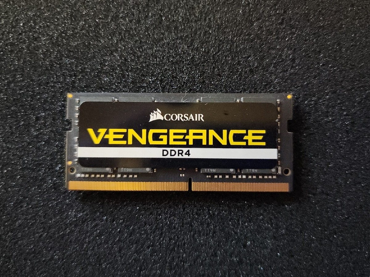 Vengeance 32GB DDR4 2666MHz メモリー メモリー CORSAIR DDR4 2666