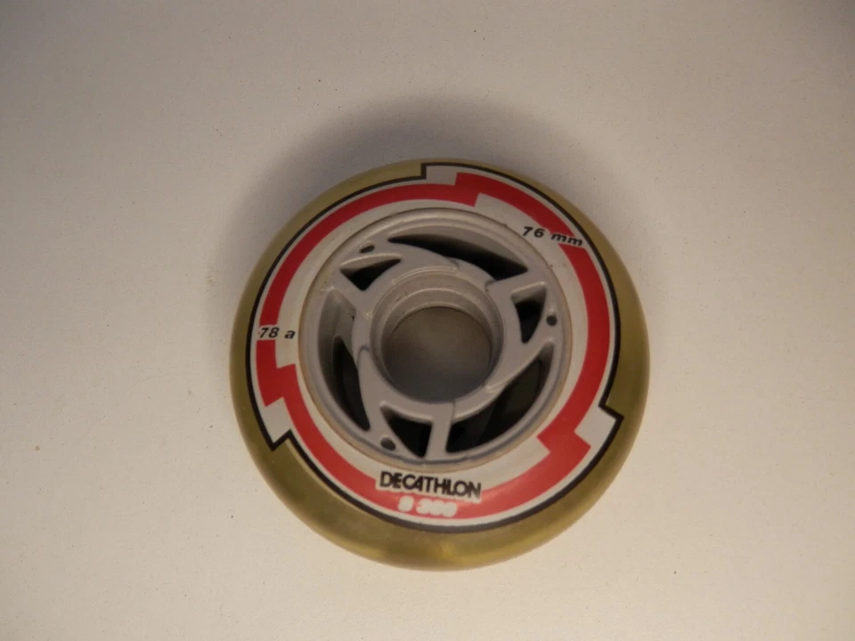 Lot 4 roues (neuves) Décathlon diamètre 76 mm rèf 78a / pour rollers … - Photo 2/4