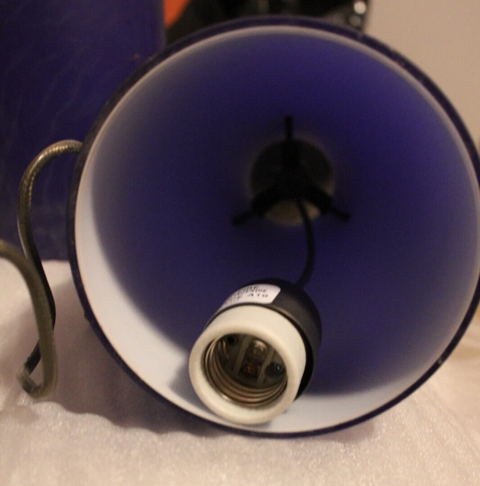 JUEGO DE 3 lámparas colgantes azul cobalto de 10" x 5' de ancho en la base Foto 3 de 4