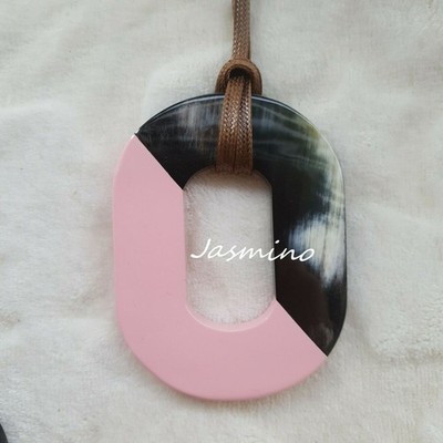 Hornlack Anhänger, Vintage Schmuck, charmantes einzigartiges Geschenk