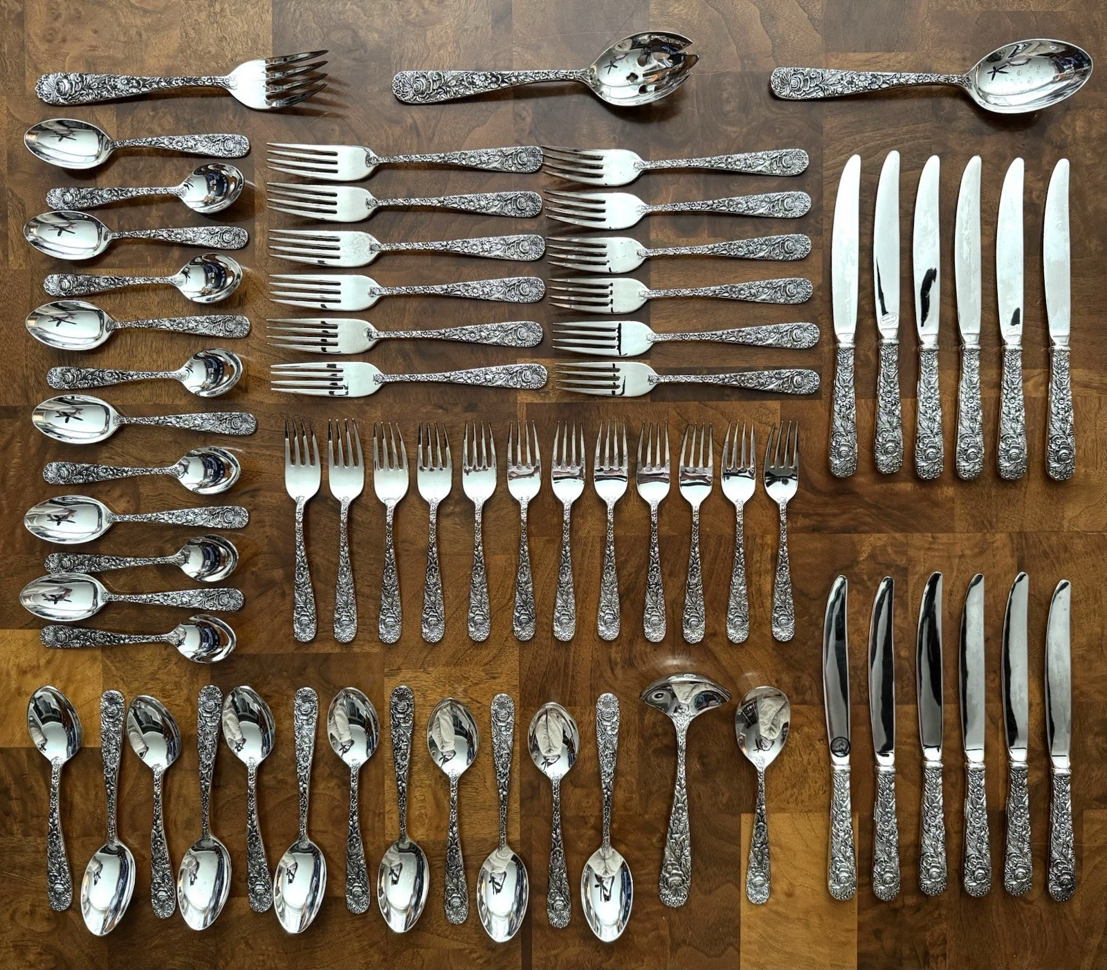 Set of 65 Pieces Godinger "Olde Bouquet" Silverplate Flatware, Service for 12
Opens in a new window 