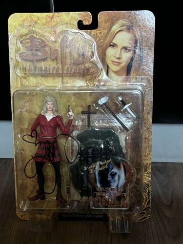 Buffy TVS Action Figure Vampire Darla Signed Julie Benz Diamond Select
