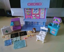 Bundle of Vintage Puppys In My  Pocket Vet Playset By Kenner 1993