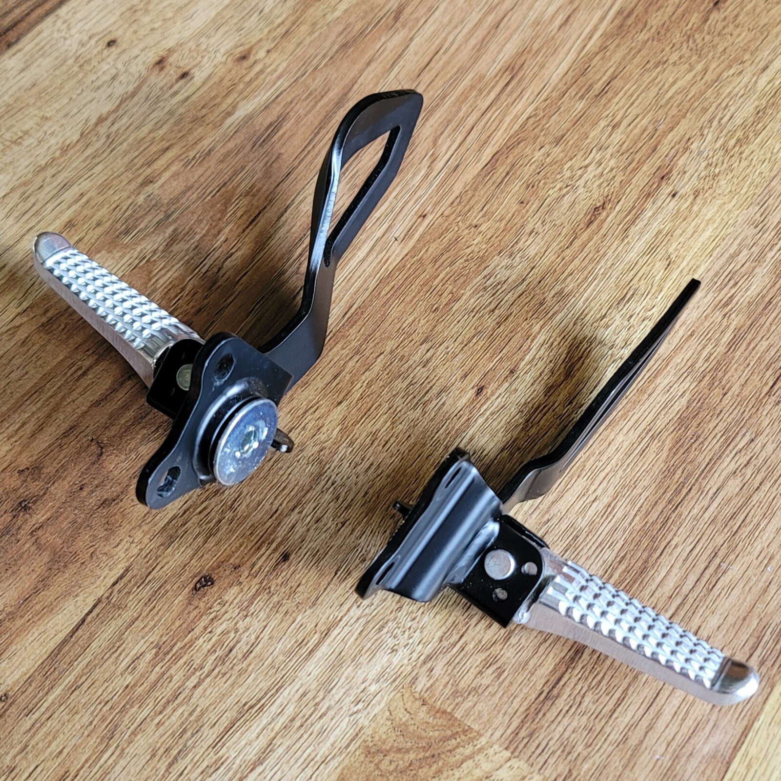 New Suzuki DRZ400SM Rear Passenger Foot Rest Pegs R Steps DRZ400S DRZ