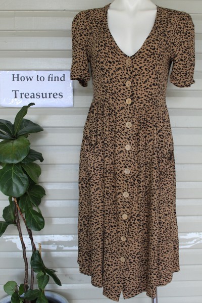 QP 16) SIZE 8 SASS CARAMEL BLACK ANIMAL PRINT BUTTON FRONT MIDI SHIRT DRESS