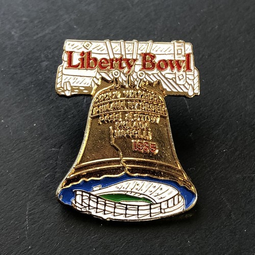 Vintage 1985 Liberty Bowl Lapel Pin 80s USA NCAA College Football Memorabilia - Picture 7 of 7
