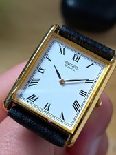 STUNNING Mens Seiko Quartz V700-5K30 Rectangular Gold White Roman Dial Watch