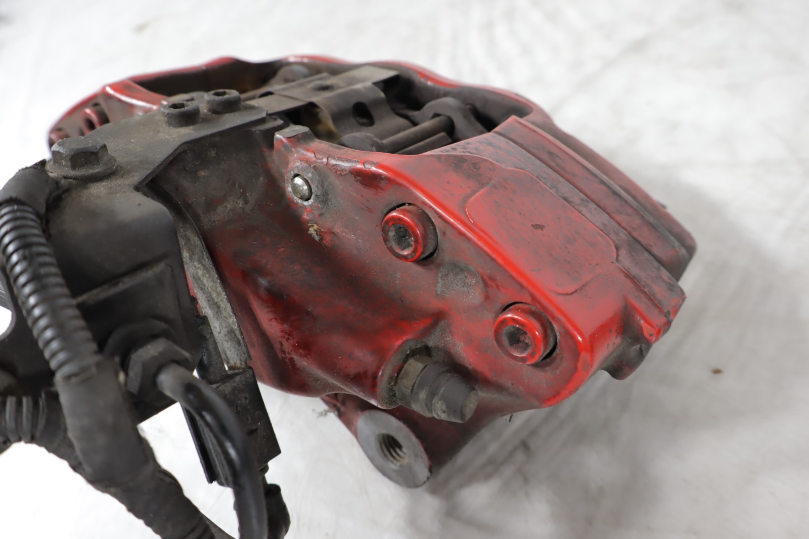 Maserati Ghibli 2014-2024 Rear Right Brembo brake caliper with pads Red