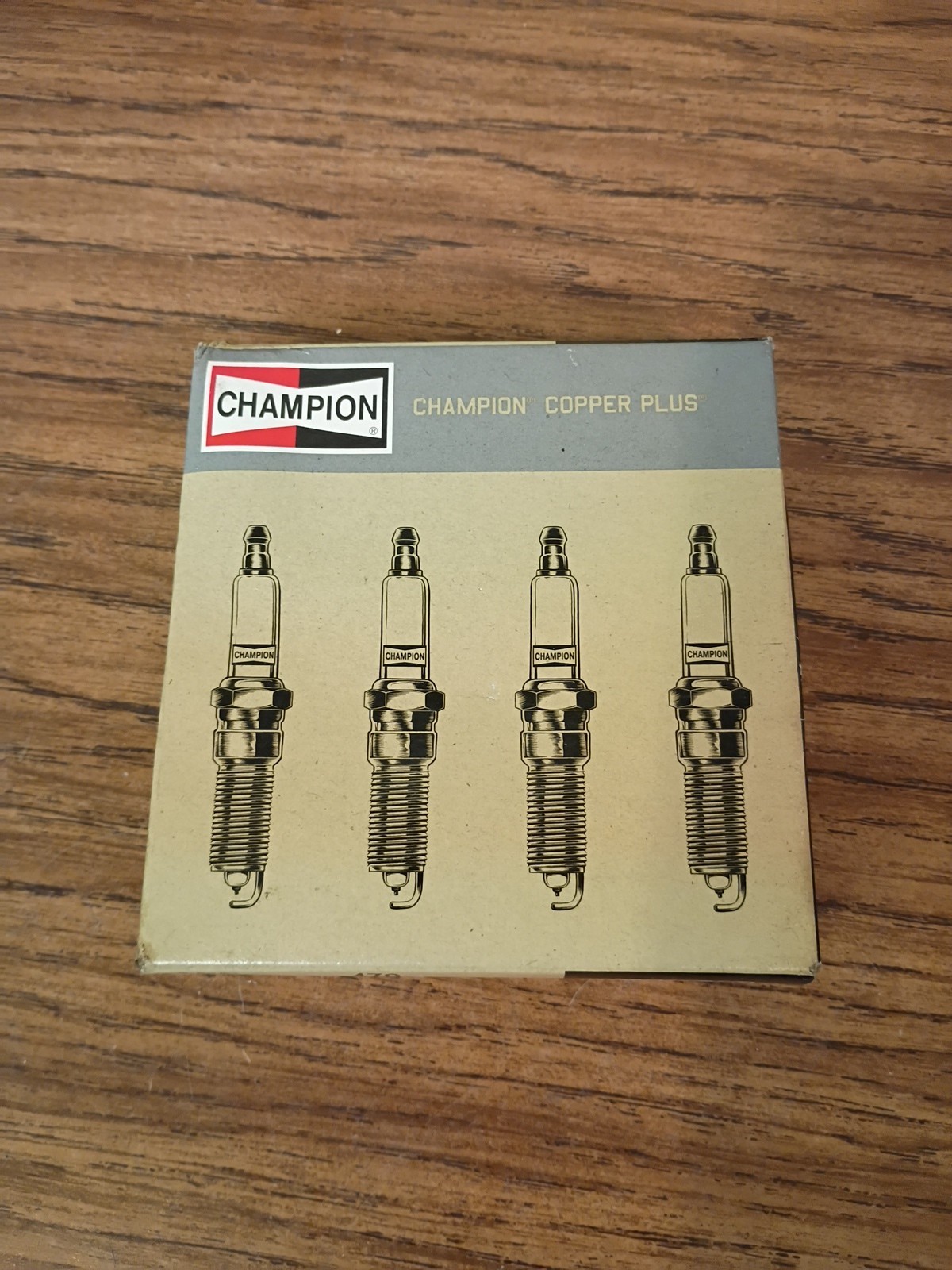 Champion 470 Copper Plus Spark Plugs RE14MCC5 - 4 Pack