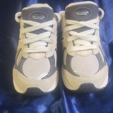 New Balance Kids Running Shoes (Used No Scrat...