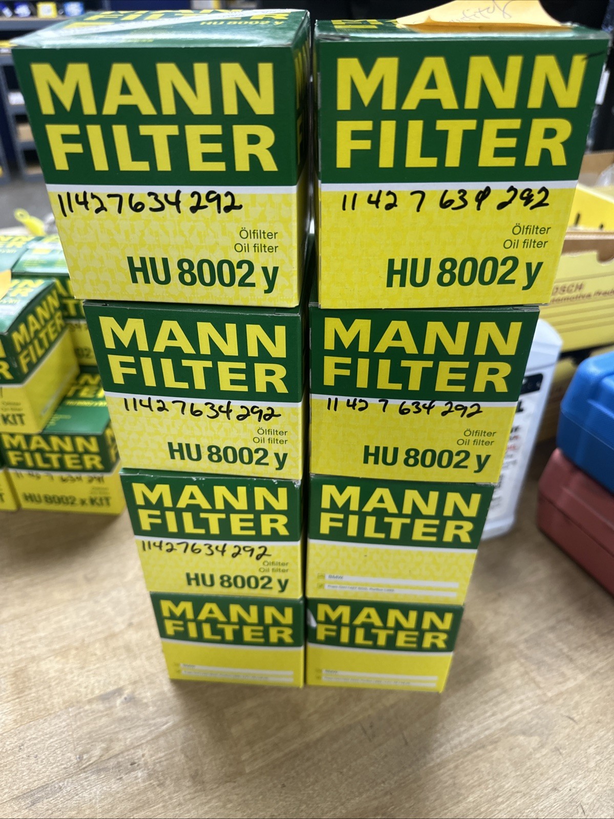 Hu 8002 Y 2012 335,528x, X1. Qty 8