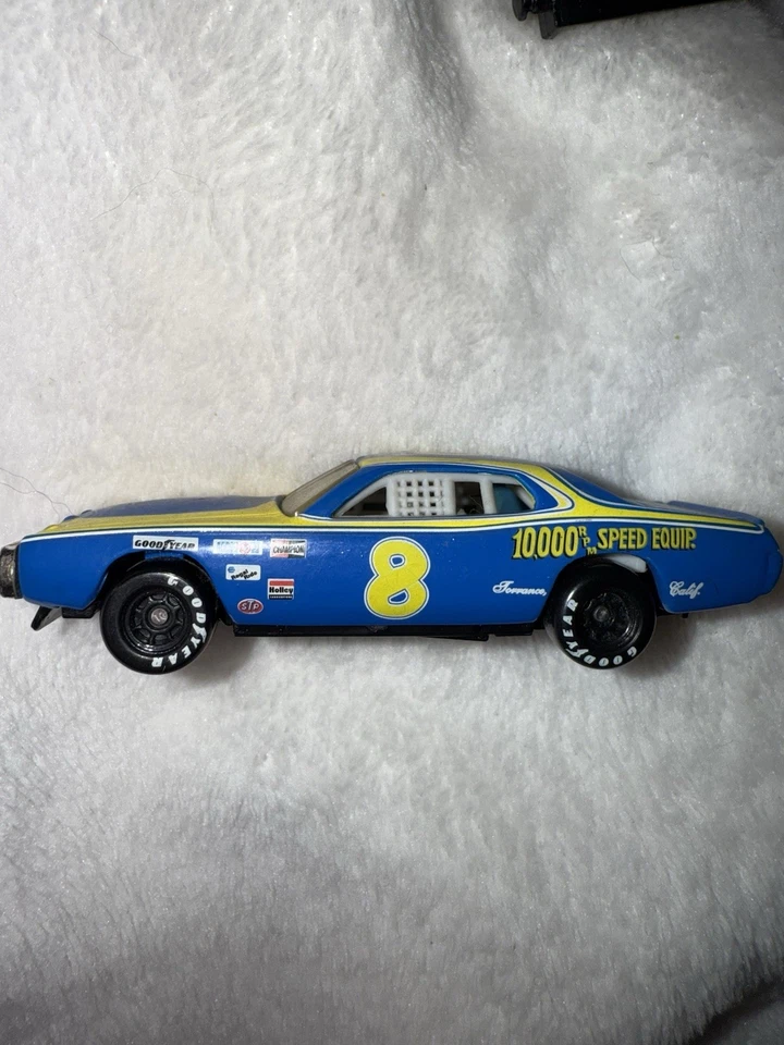 RCCA #8 RPM 1975 Dodge Charger 1:24 Diecast Car - Image 2 of 4