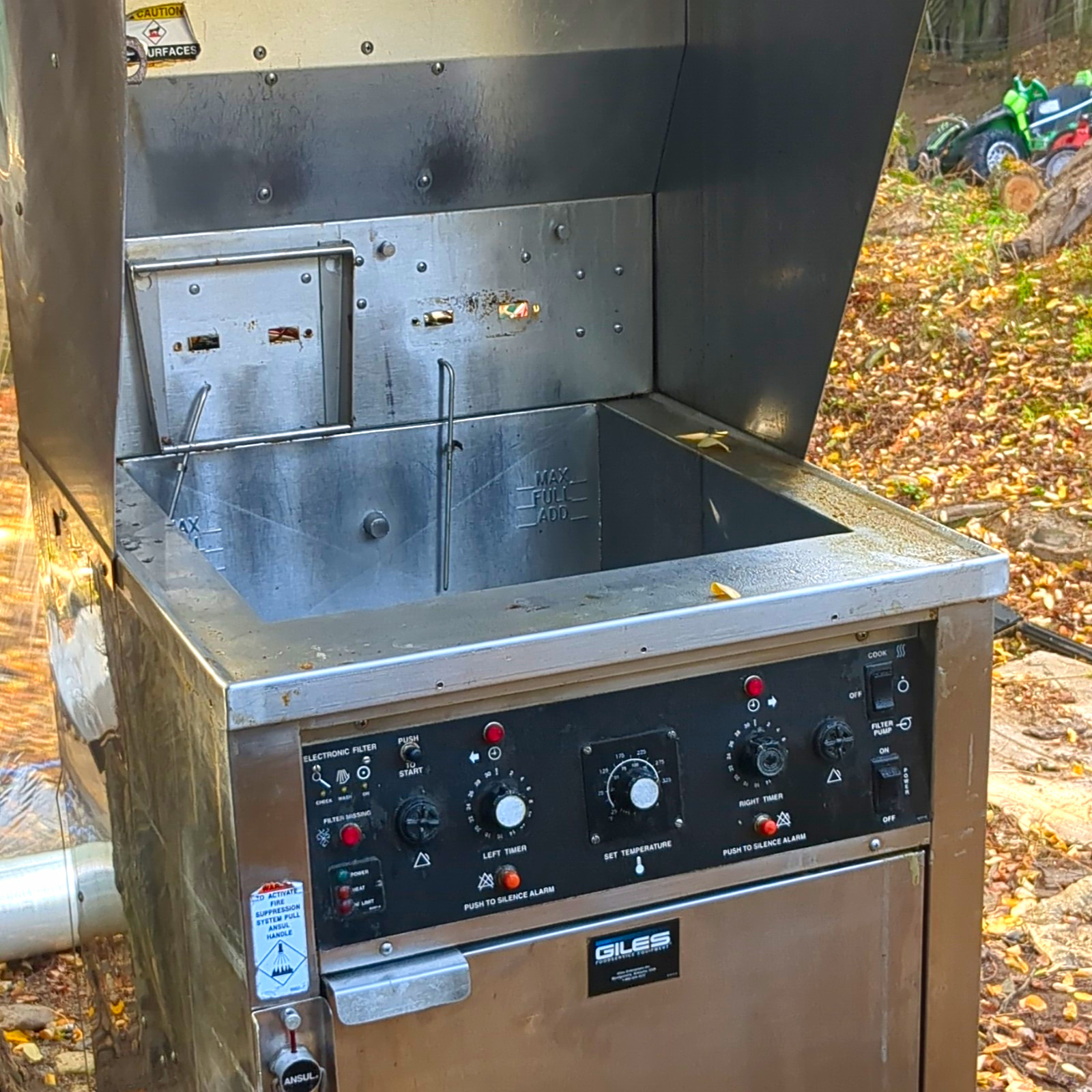 Giles Ventless Floor Model Deep Fryer Built-In Filtration 1 Pot WOG-MP-VH