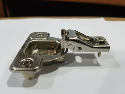 SALICE E-Centra press in 1/2'' 106 Deg. 2 Cam Self Close Hinge CSR3799
