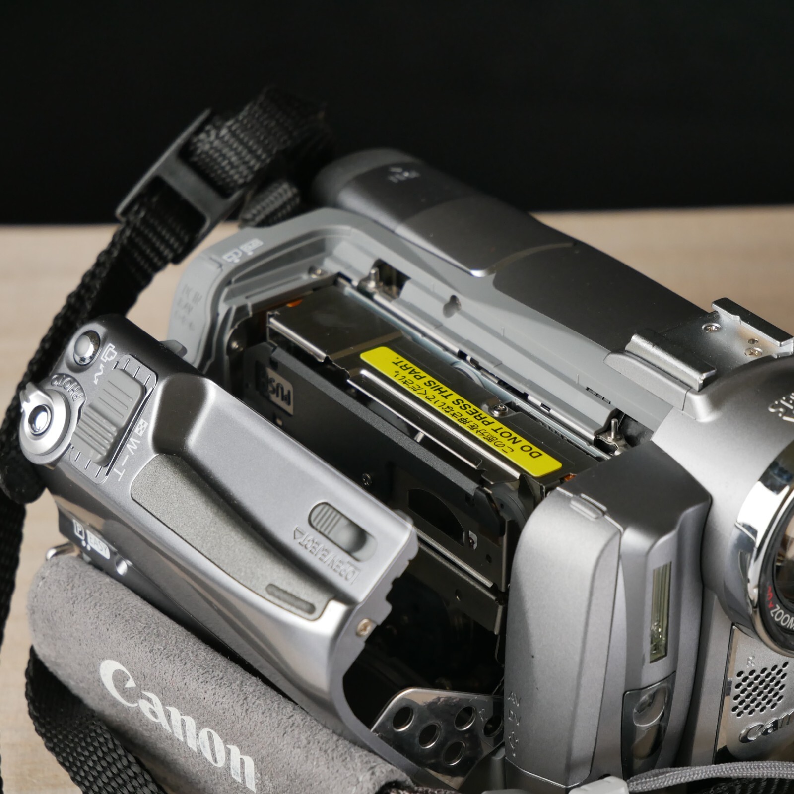 Canon ELURA 90 Mini DV Tape Camcorder *TAPE TESTED* Working W New TAPE