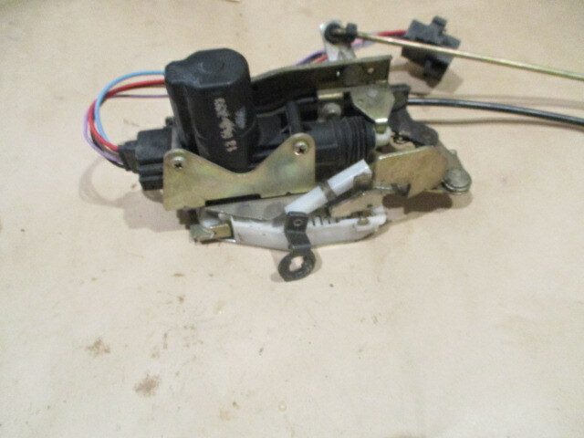 Ferrari, 355-348 - RH Door Lock With Cable / Actuator - P/N 64685200