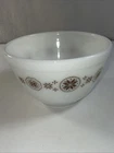 Pyrex Vintage Town & Country White Milk Glass  1 1/2 Pint 401 Mixing Bowl