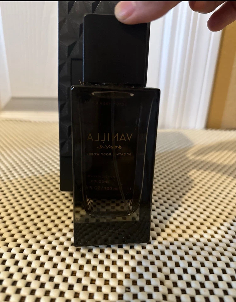 Colonia Bath And Body Works Vanilla Noir  Foto 3 de 4