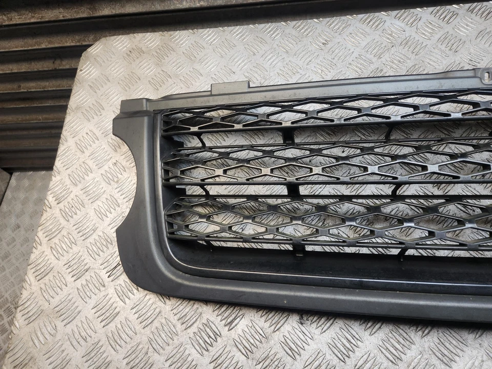 RANGE ROVER GRILL FRONT BUMPER IN BLACK AH42-8138 4.4 TDV8 L322 2010 - 2013 - Image 2 of 4