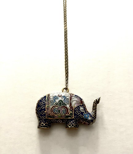 Vintage Enamel Cloisonné Elephant Trunk Up Pendant Necklace 14 in long t1