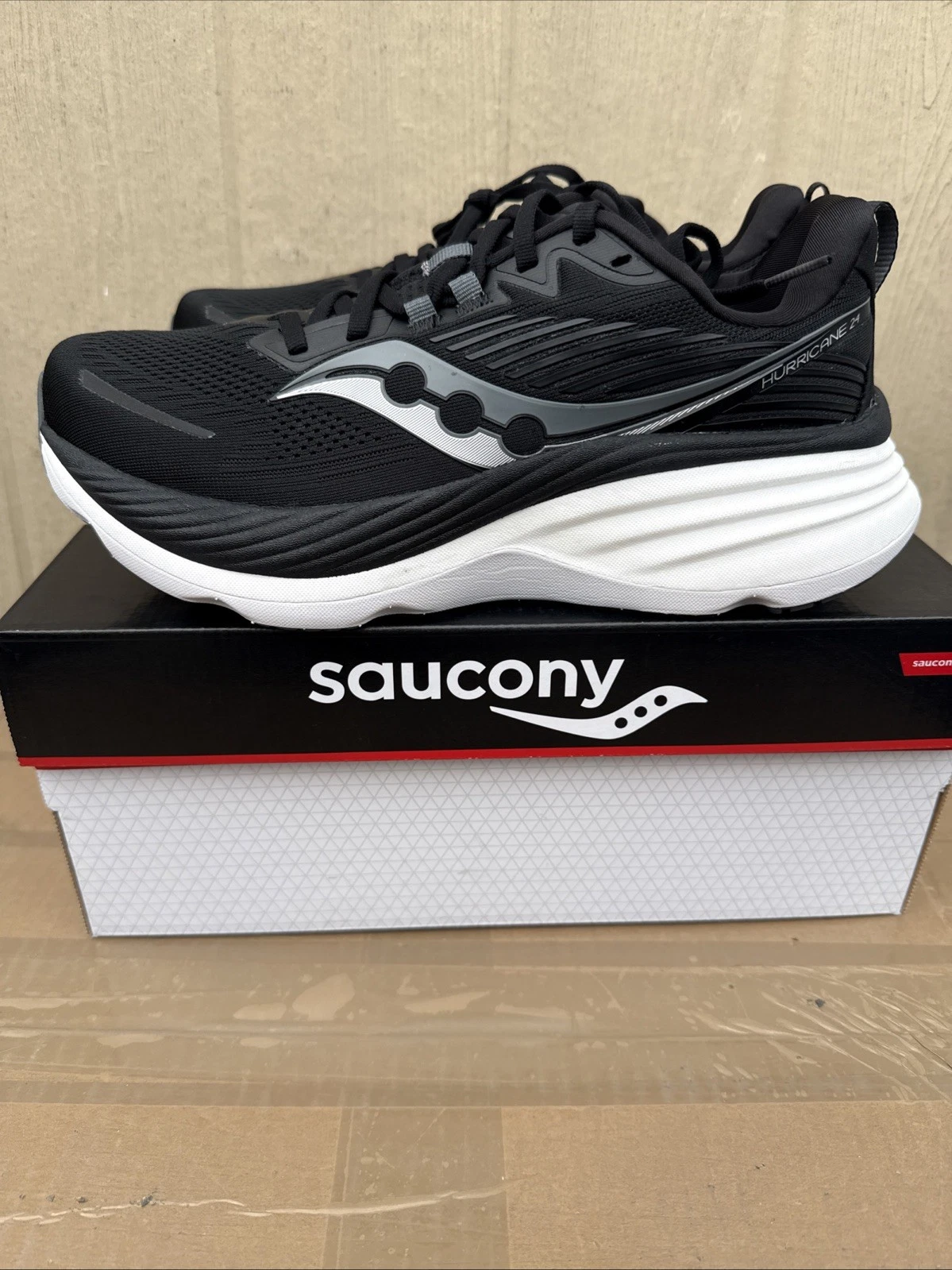 New- Saucony S10934-100 Women's Sz 10 Black/Carbon Hurricane 24 Running Shoes