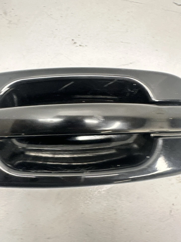 Manija de puerta exterior trasera izquierda izquierda negra OEM Cadillac Chevrolet GMC T13 2000-2006 Foto 3 de 4