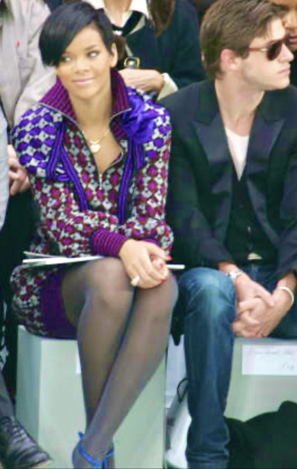 Nuovo Chanel Vintage 2008 Viola Nero Glitter Maglione Cape Top 34 36 2 4 Vintage XS S