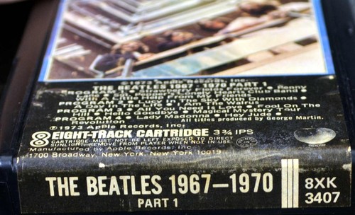 15 8-Track Tapes in a vintage 8-track case - Beatles, George Harrison and more! - Picture 3 of 21