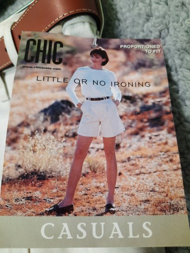 Vintage NEW CHIC 90s Mom Shorts Size 18 Khaki Pleated High Waist Wide Leg w Belt - Picture 3 of 16